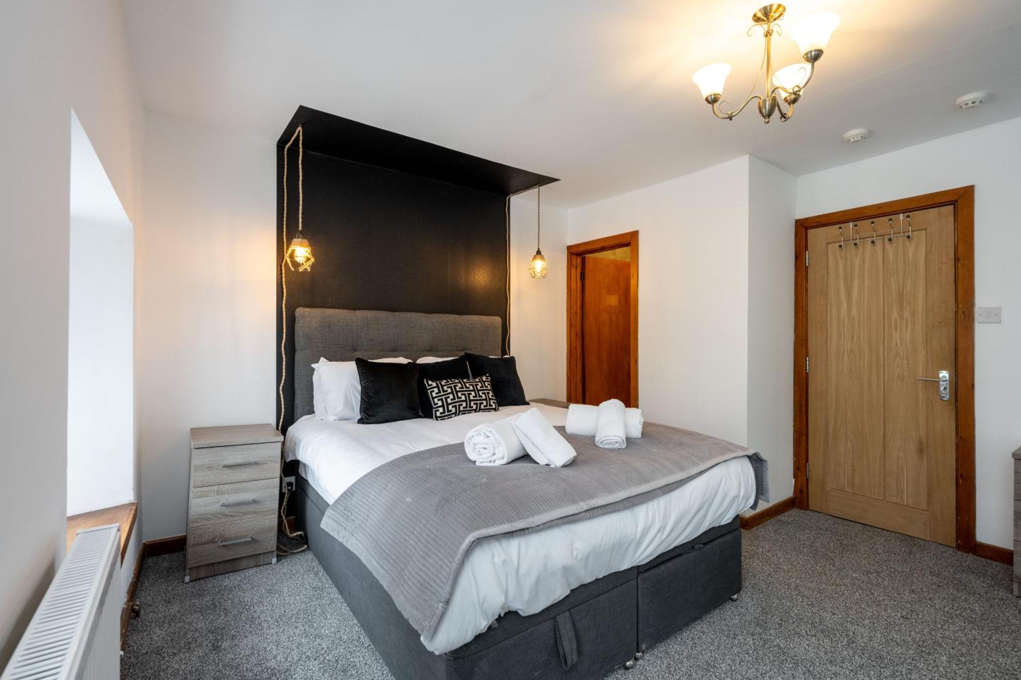 The New Lodge Pontardawe Zewnętrze zdjęcie